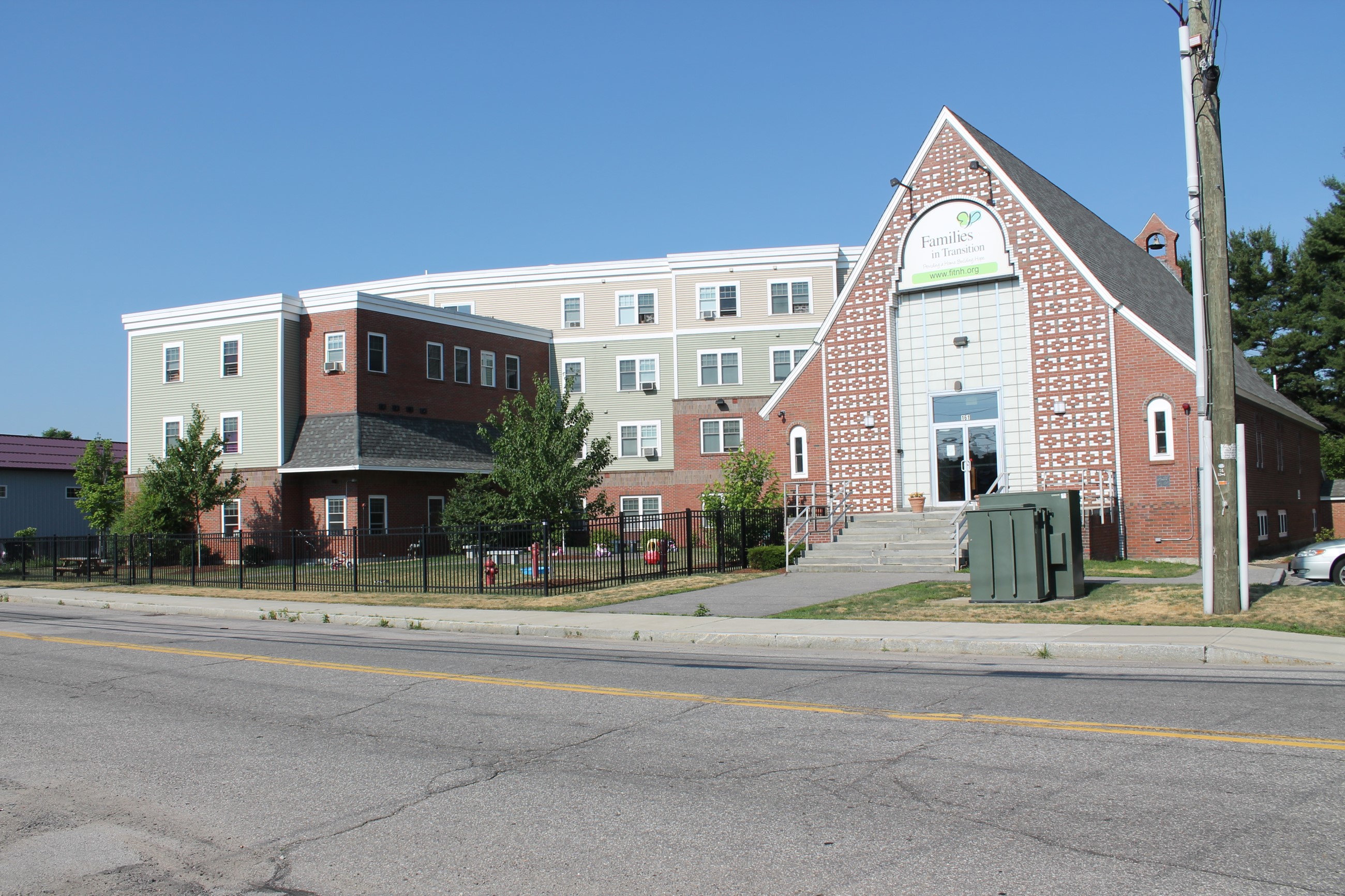 Family Willows Apartments Thumb